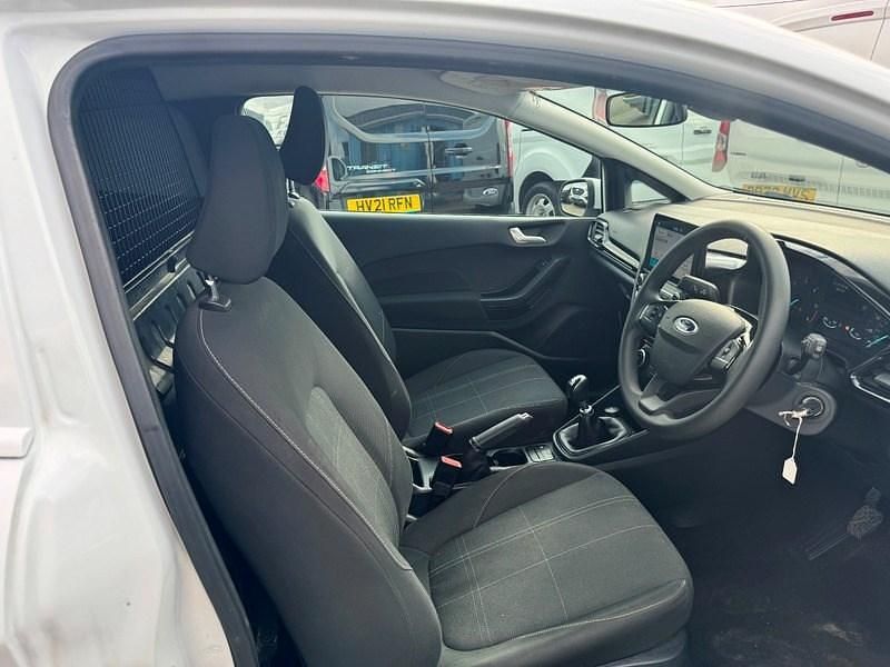 Used Ford Fiesta 84 HP (61 kW) 2020 White Hatchback