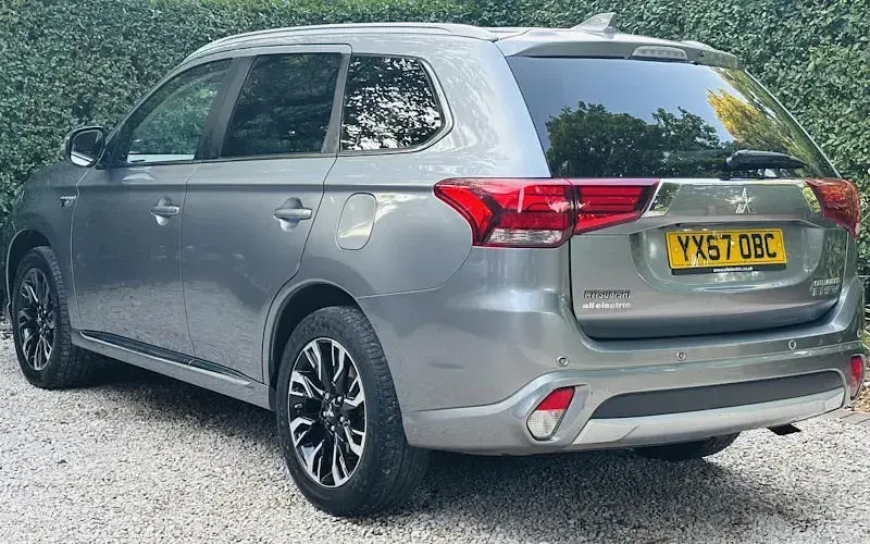 Used Mitsubishi Outlander P-HEV 203 HP (149 kW) 2016 Estate