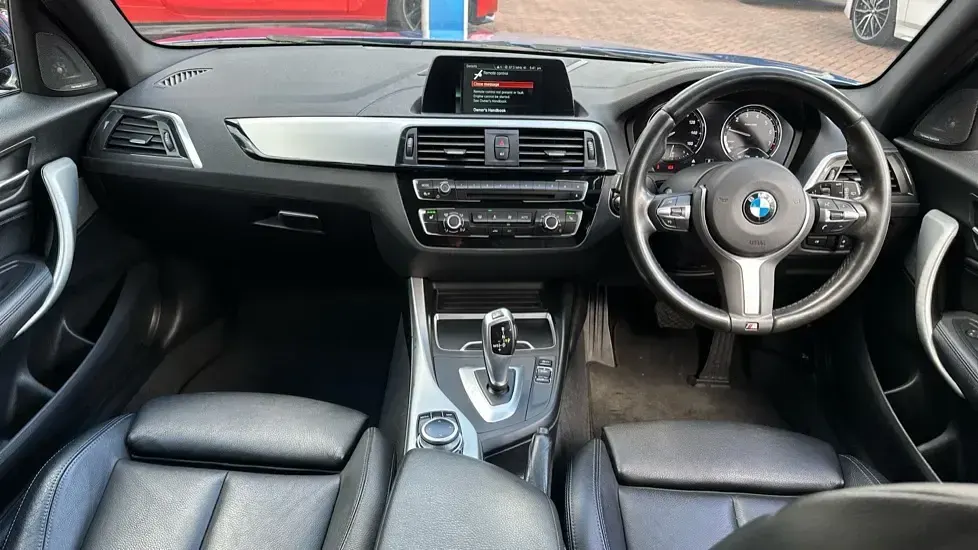 Used BMW 118 Efficient Dynamics 134 HP (98 kW) 2019 Blue Hatchback