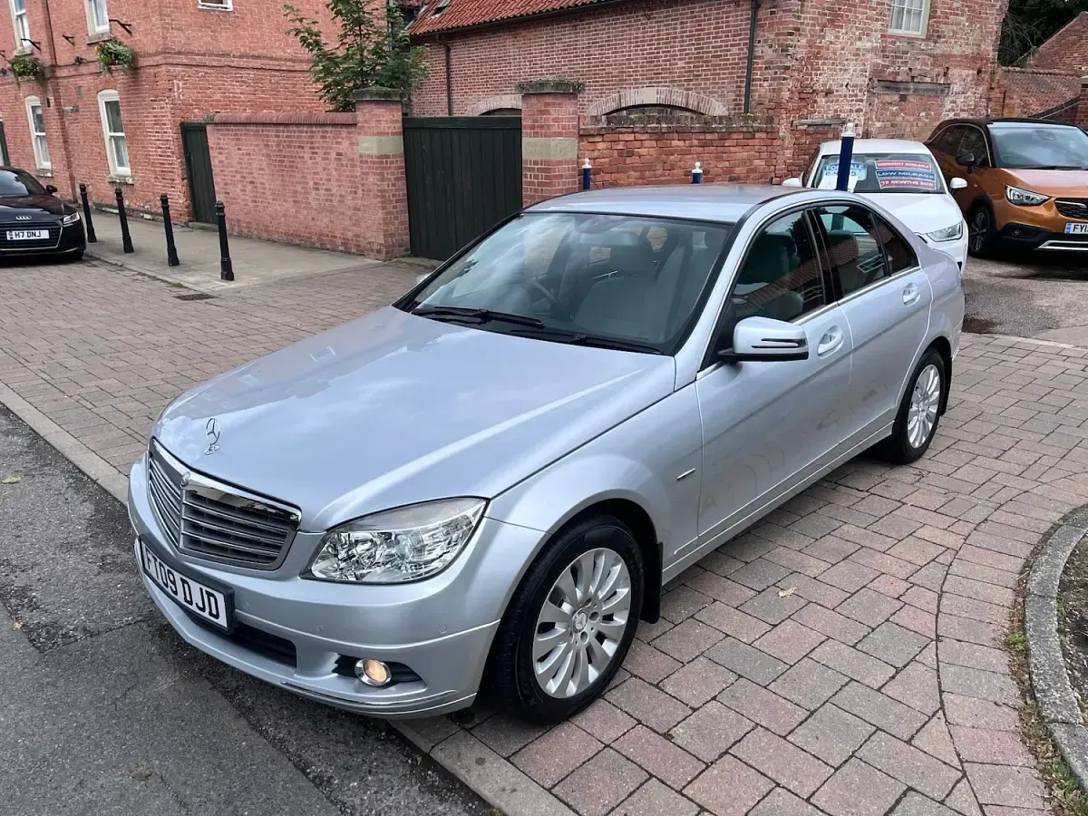 Used Mercedes C180 Elegance 156 HP (114 kW) 2009 Silver Sedan
