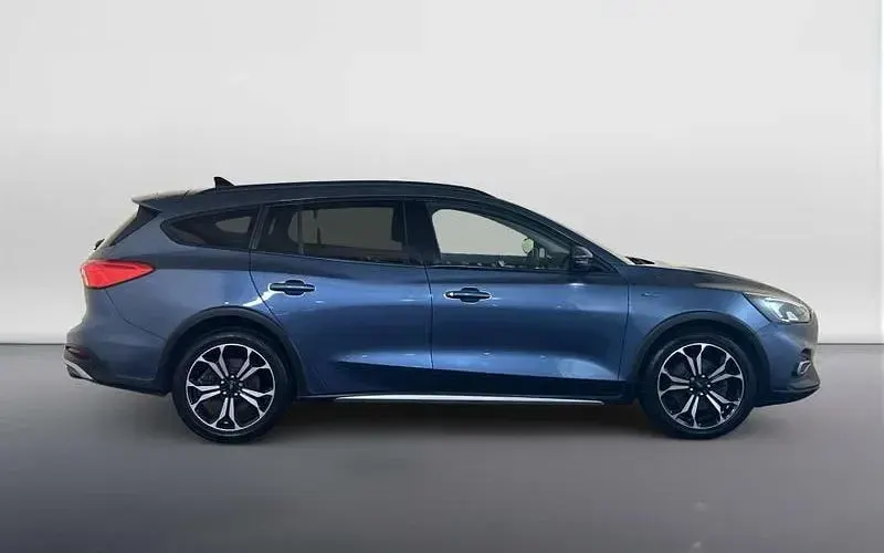 Used Ford Focus Active X 125 HP (91 kW) 2020 Blue Estate