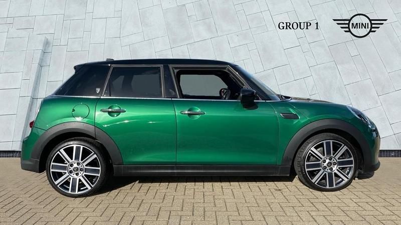 Used Mini Cooper Exclusive 136 HP (100 kW) 2024 Green Hatchback