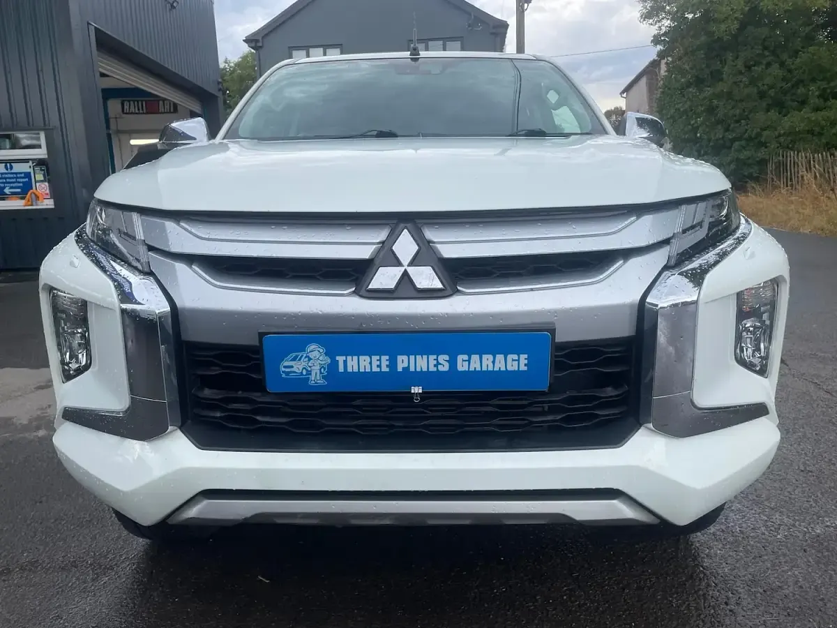 Used Mitsubishi L200 Warrior 150 HP (110 kW) 2019 White Pickup