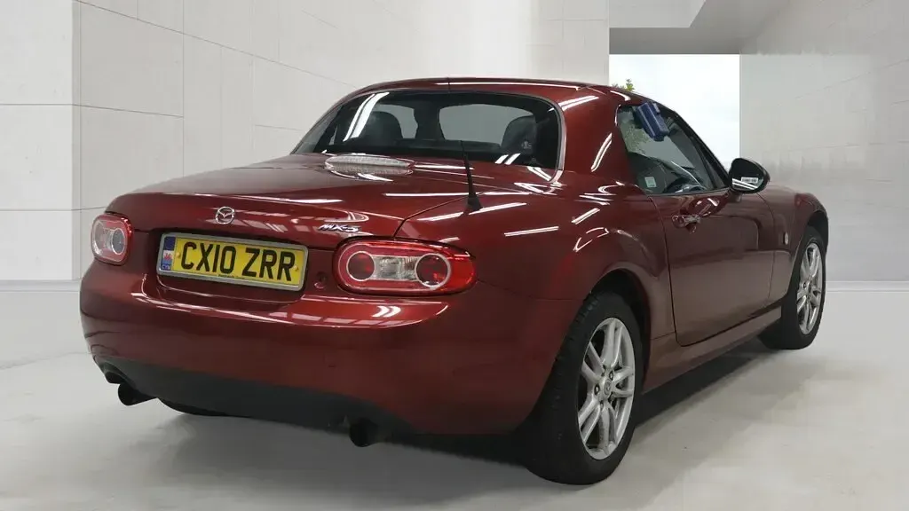 Used Mazda MX5 126 HP (92 kW) 2010 Red Cabriolet