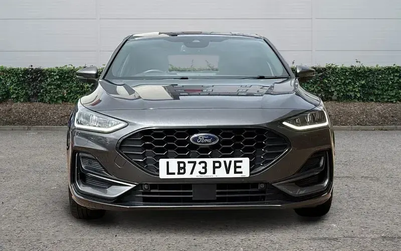 Used Ford Focus ST-Line 125 HP (91 kW) 2023 Grey Hatchback