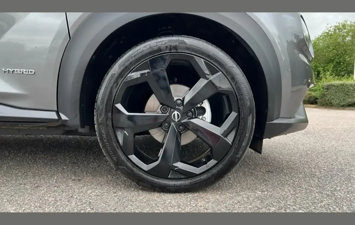 Used Nissan Juke Tekna 143 HP (105 kW) 2025 Grey SUV