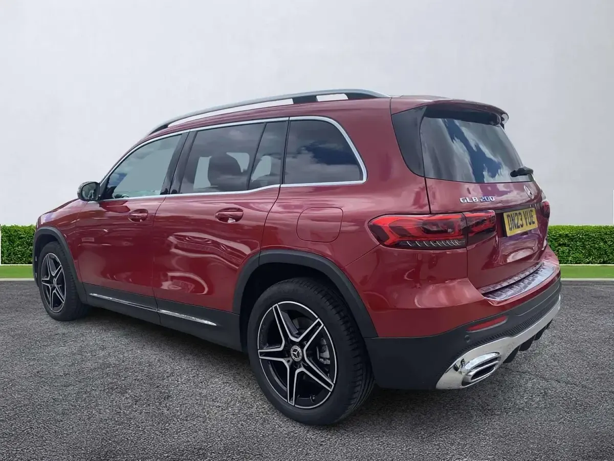 Used Mercedes GLB200 Executive 163 HP (119 kW) 2023 Red SUV