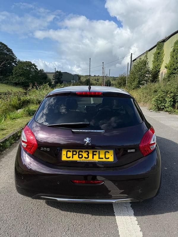 Used Peugeot 208 2013 Purple Hatchback