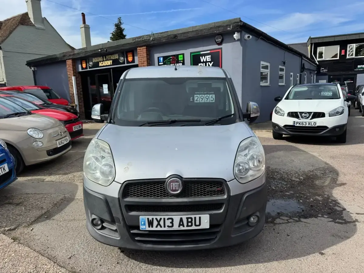 Usado Fiat Doblò 2013 Prateado Monovolume