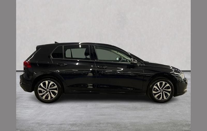 Usado VW Golf VIII Active 150 CV (110 kW) 2022 Negro Utilitario