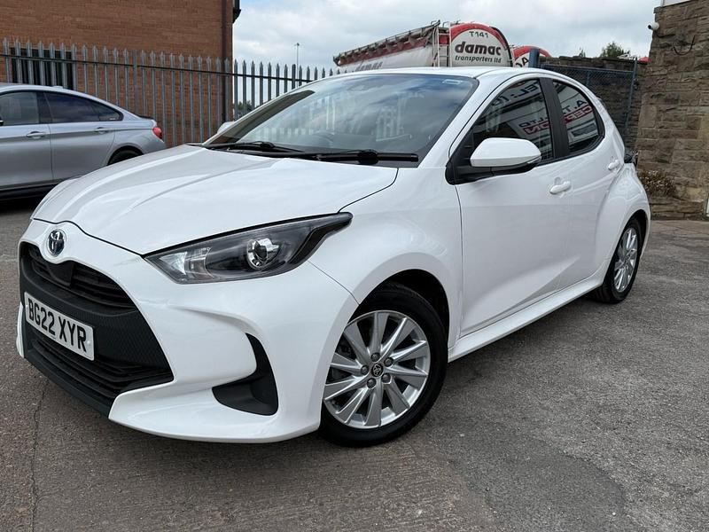 Used Toyota Yaris Hybrid 2022 White Hatchback