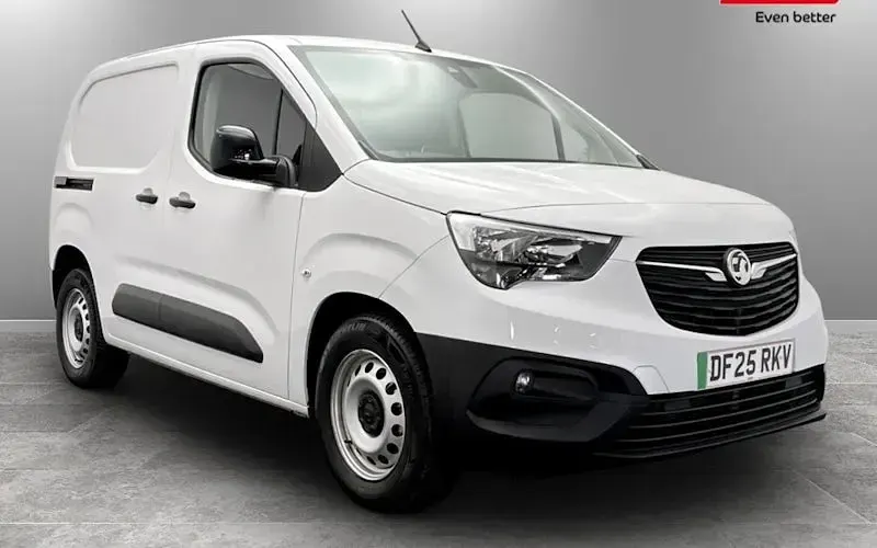 Used Vauxhall Combo 100 kW (136 HP) 2025 MPV