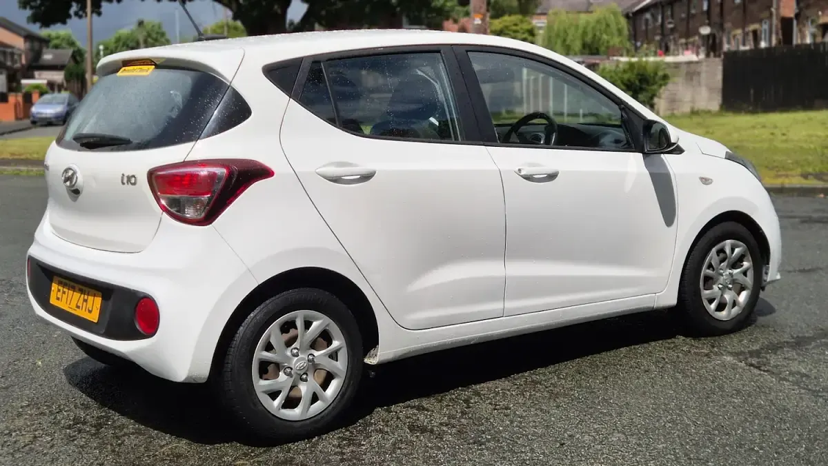 Used Hyundai i10 SE 2017 White Hatchback