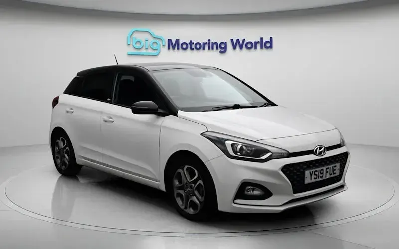 Used Hyundai i20 84 HP (61 kW) 2019 White Hatchback