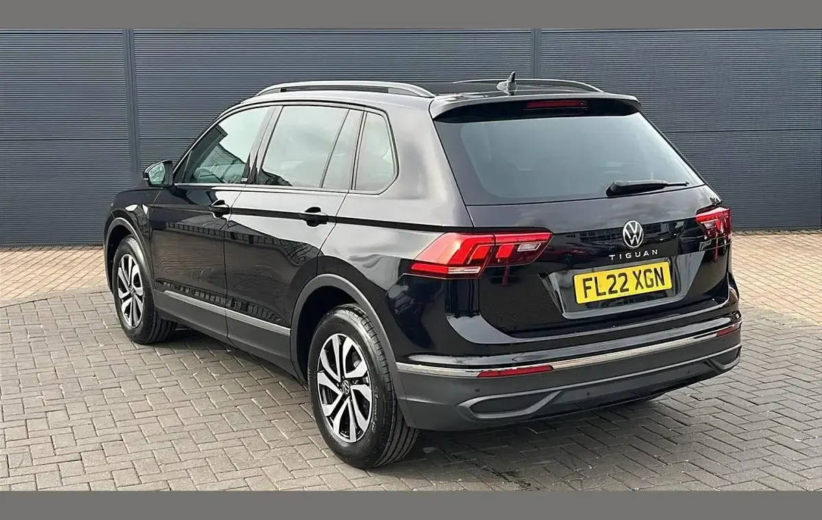 Używany VW Tiguan Active 150 KM (110 kW) 2022 Czarny SUV