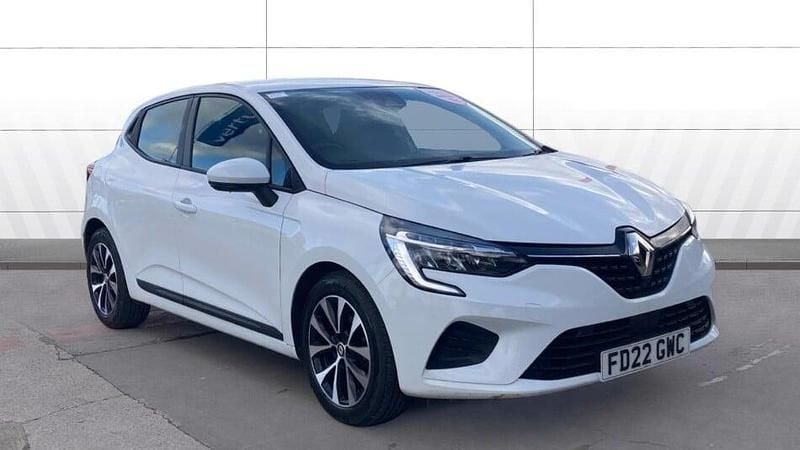 Used Renault Clio V Iconic 90 HP (66 kW) 2022 White Hatchback