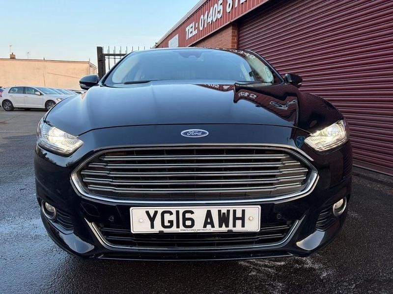 Used Ford Mondeo Titanium 150 HP (110 kW) 2016 Black Hatchback