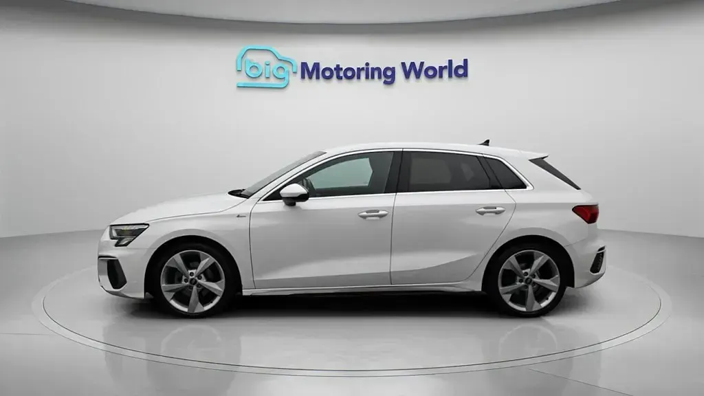 Begagnad Audi A3 Sportback S-Line 150 HK (110 kW) 2022 Vit Halvkombi