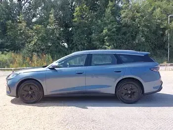 Used BYD Seal Boost 184 HP (135 kW) 2025 Blue Estate