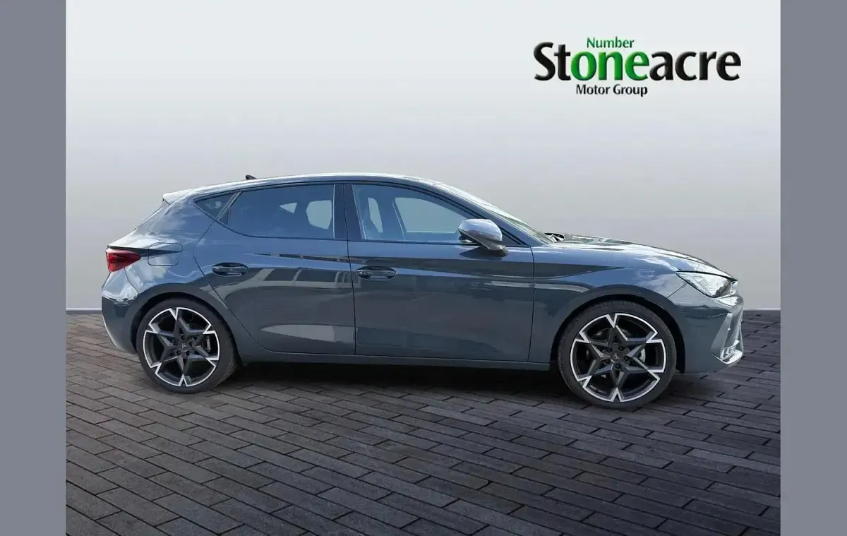 Used Cupra Leon 204 HP (150 kW) 2025 Blue Hatchback