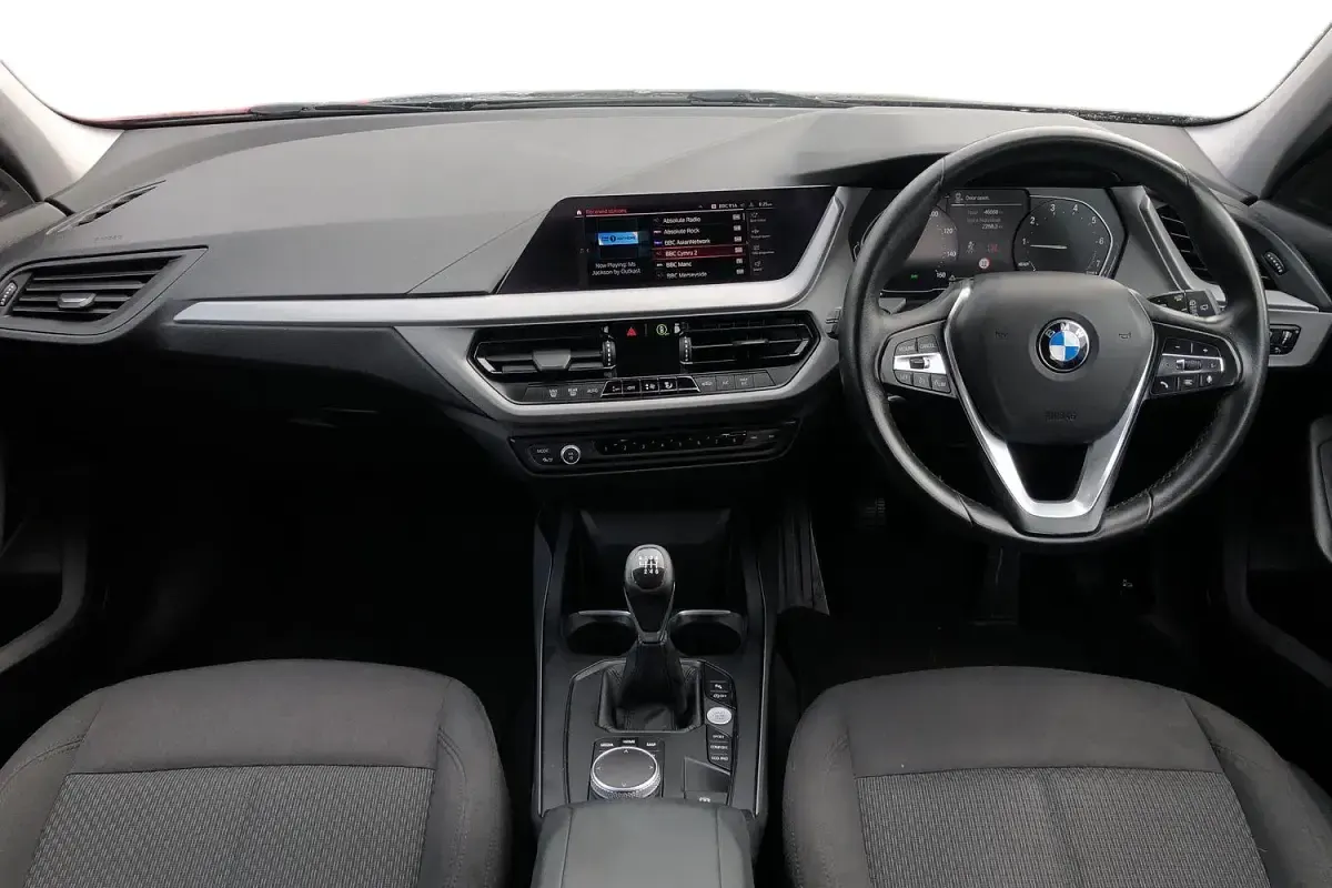 Used BMW 118 Comfort Edition 140 HP (102 kW) 2020 Black Hatchback