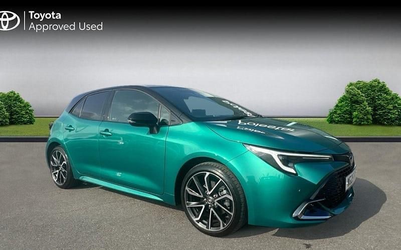 Super green bitone Used 2025 Toyota Corolla Hatchback | £30,329 (Expensive) - Image 1/2