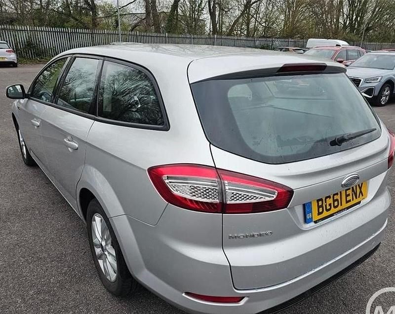 Used Ford Mondeo Zetec 163 HP (119 kW) 2011 Moondust silver Estate