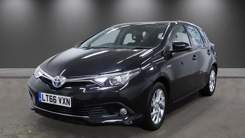 Used Toyota Auris Hybrid Business Edition 136 HP (100 kW) 2016 Black Hatchback