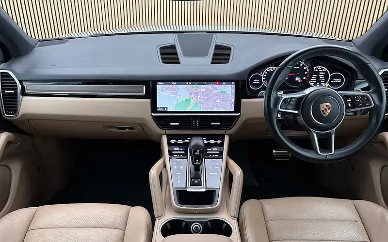 Used Porsche Cayenne 441 HP (324 kW) 2019 Dolomite silver SUV