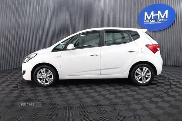 Used Hyundai ix20 Active 125 HP (91 kW) 2013 White Hatchback