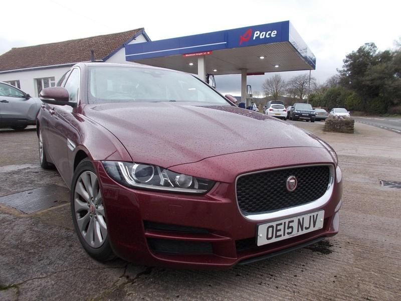 Used Jaguar XE Portfolio 163 HP (119 kW) 2015 Red Sedan