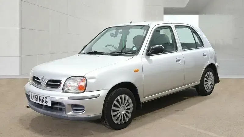 Used Nissan Micra S 60 HP (44 kW) 2001 Silver Hatchback