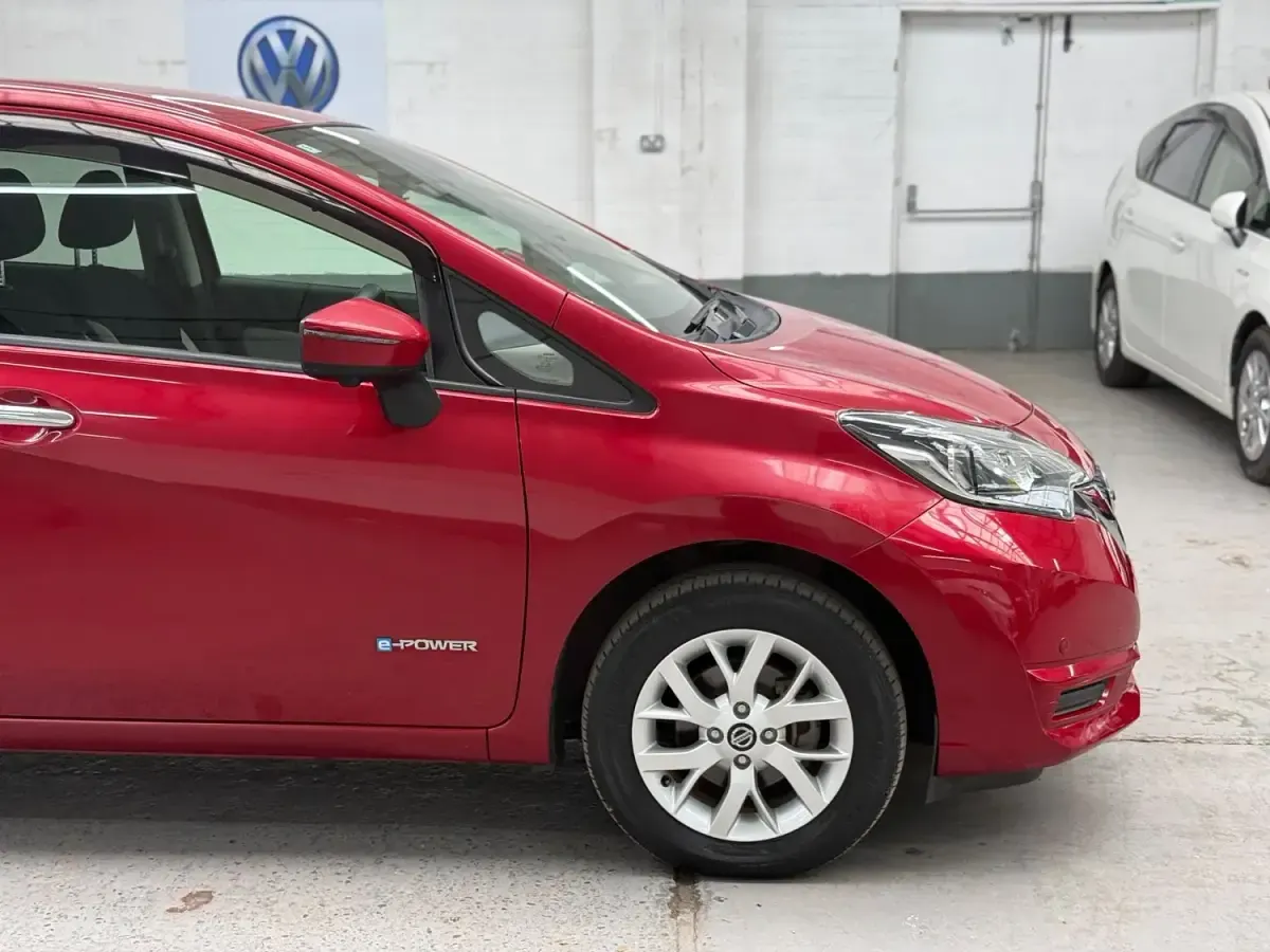 Begagnad Nissan Note 2026 Silver Halvkombi