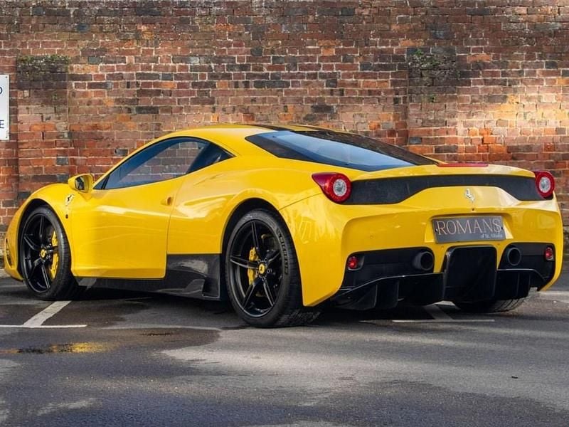 Used Ferrari 458 605 HP (444 kW) 2014 Yellow Coupe