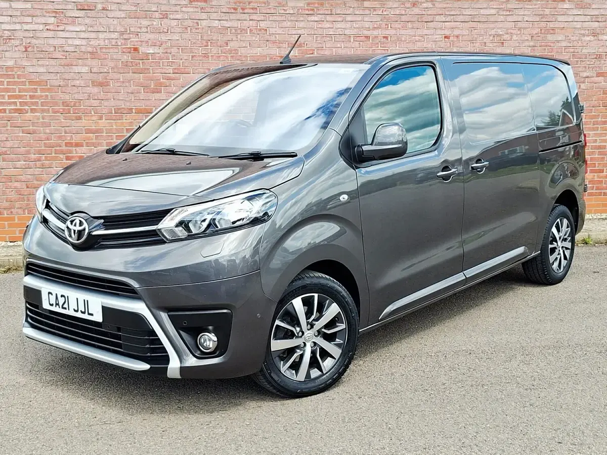 Used Toyota Proace Design 120 HP (88 kW) 2021 Grey MPV