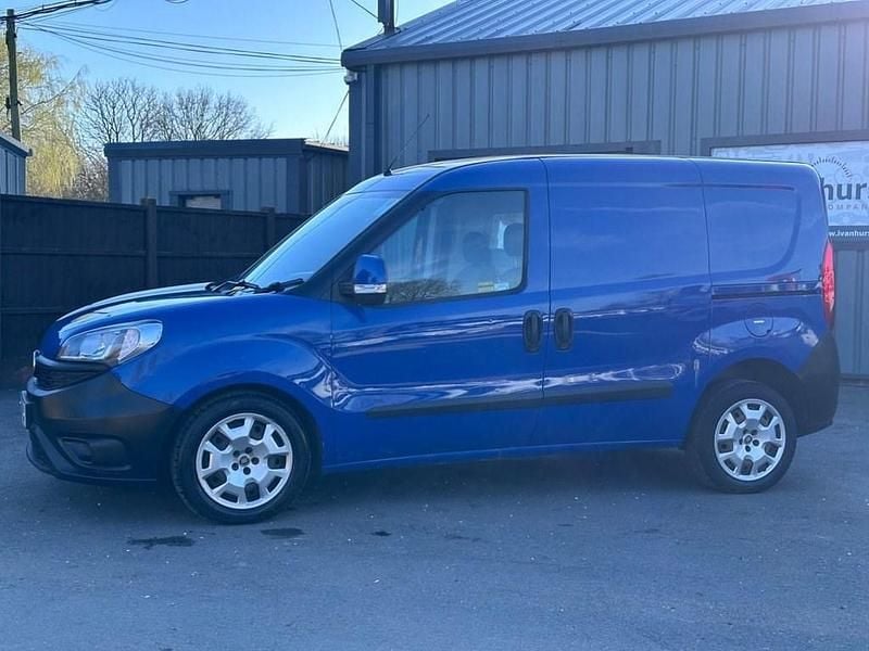 Used Fiat Doblò 90 HP (66 kW) 2016 Blue MPV