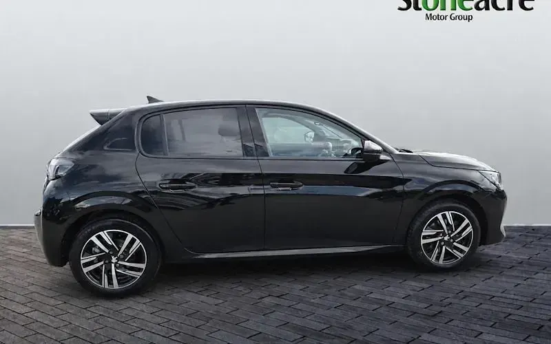 Used Peugeot 208 Allure+ 131 HP (96 kW) 2023 Black Hatchback