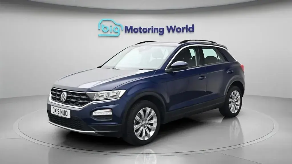 Used VW T-Roc SE 150 HP (110 kW) 2019 Blue SUV
