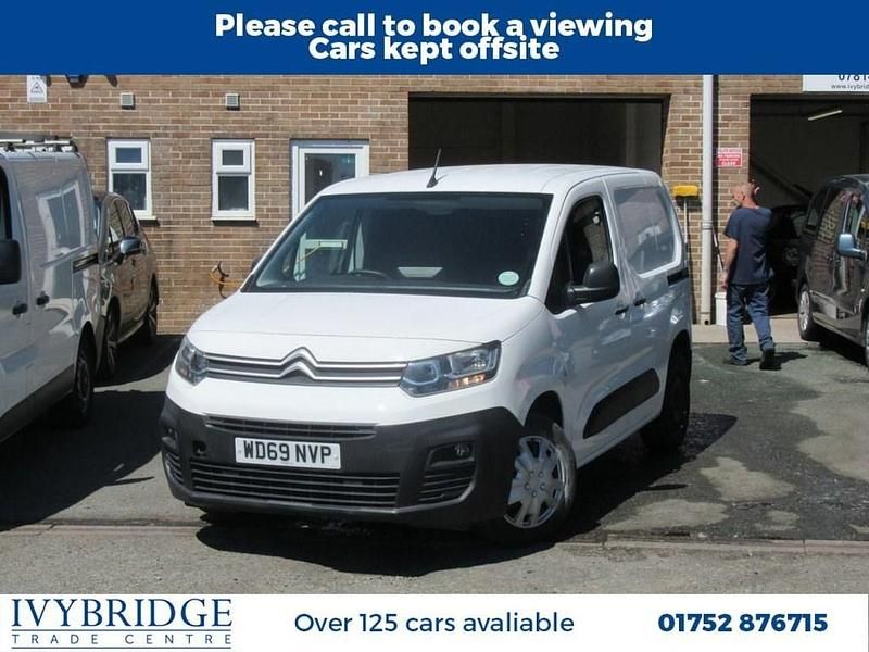 White Used 2020 Citroën Berlingo MPV | £7,995 (Super price) - Image 1/2