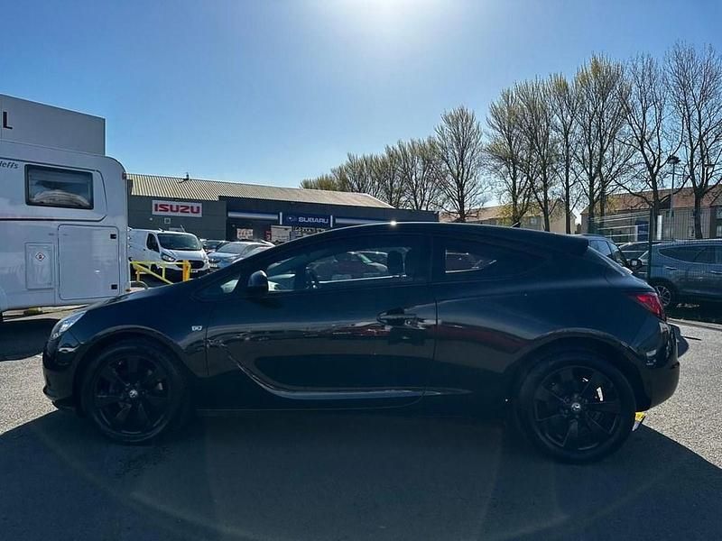 Used Vauxhall Astra GTC Sport 120 HP (88 kW) 2015 Black Hatchback