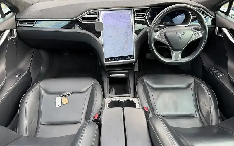 Used Tesla Model S Standard Range 306 kW (417 HP) 2017 Hatchback