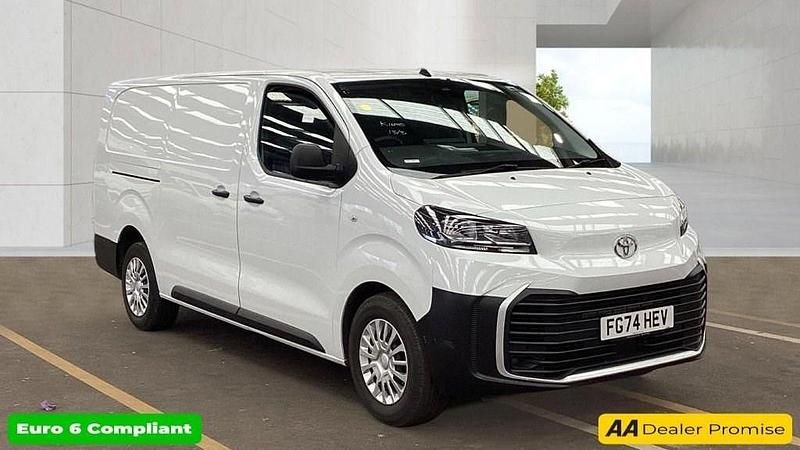 Used Toyota Proace 145 HP (106 kW) 2024 White MPV