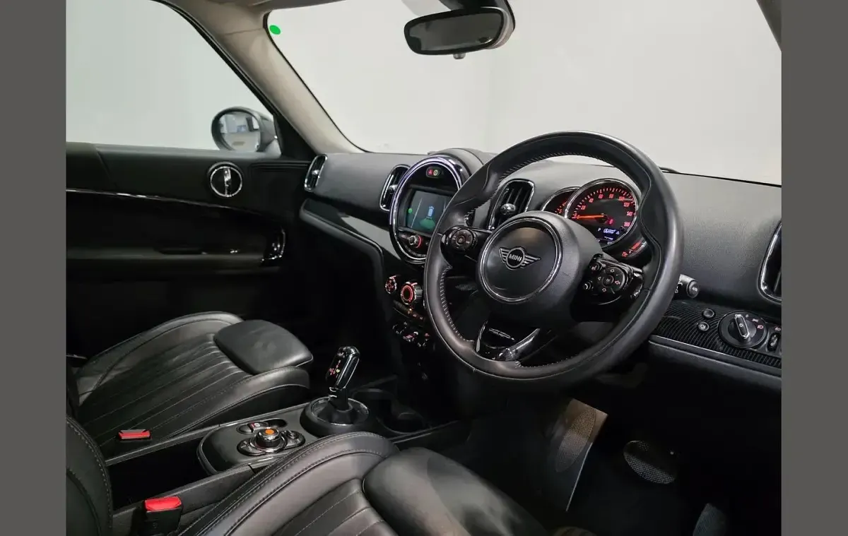 Used Mini Cooper Countryman Exclusive 134 HP (98 kW) 2019 Green SUV