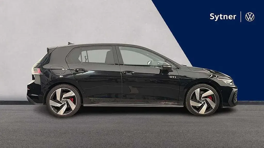Used VW Golf VIII 265 HP (194 kW) 2025