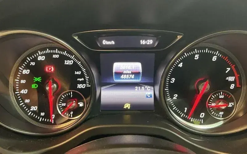 Used Mercedes GLA200 Executive 156 HP (114 kW) 2018 Red SUV