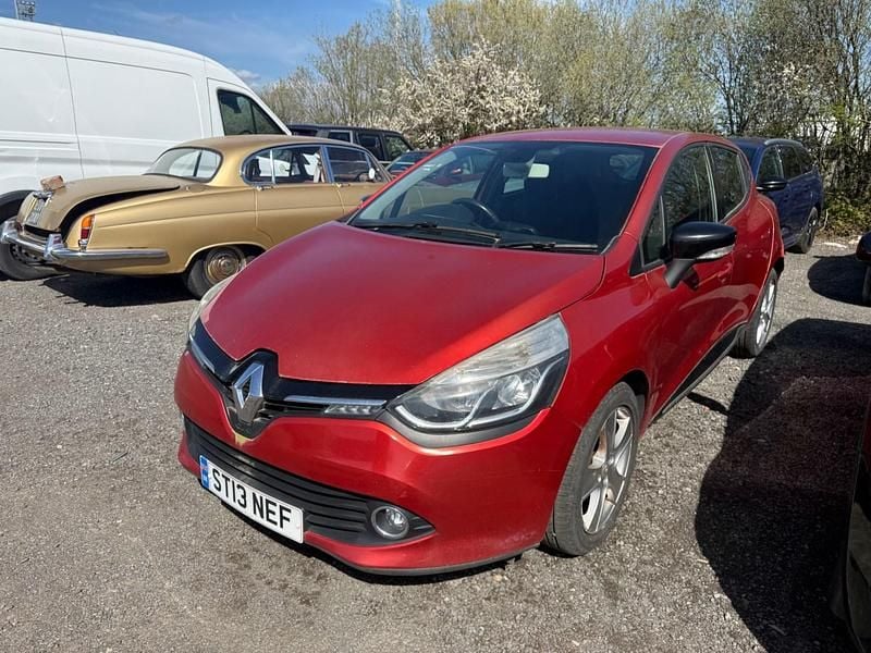 Used Renault Clio IV Dynamique 90 HP (66 kW) 2013 Red Hatchback