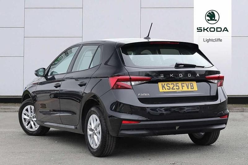 Used Skoda Fabia SE 85 HP (62 kW) 2025 Black magic pearl effect Hatchback