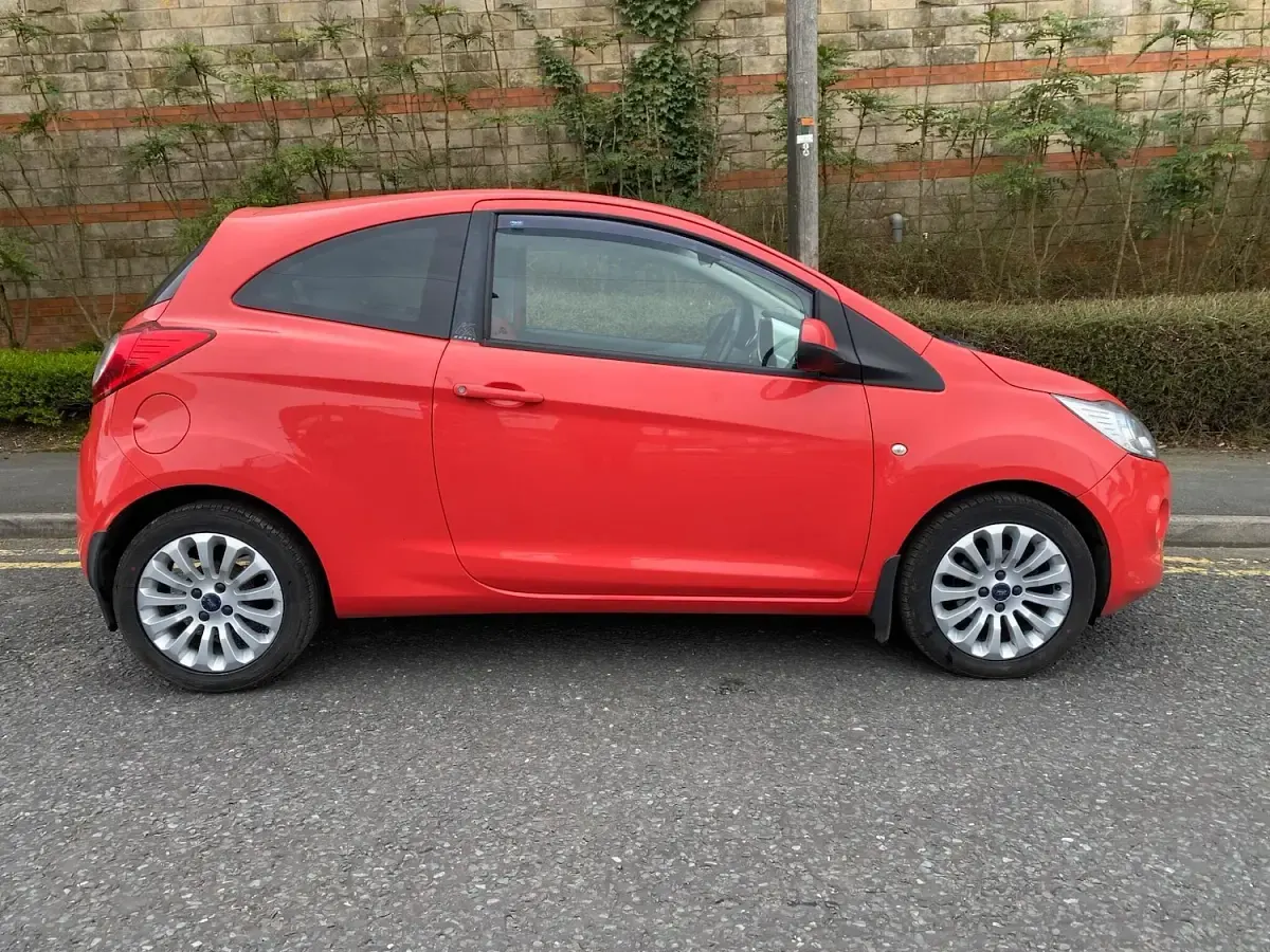 Used Ford Ka Zetec 69 HP (50 kW) 2013 Red Hatchback