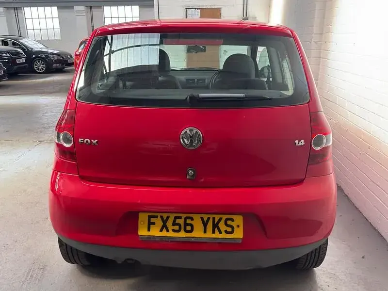 Used VW Fox 75 HP (55 kW) 2006 Red Hatchback
