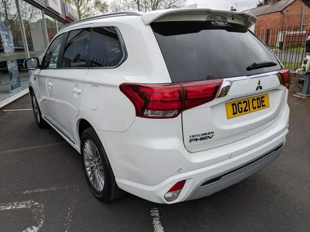 Used Mitsubishi Outlander P-HEV 2021 White SUV
